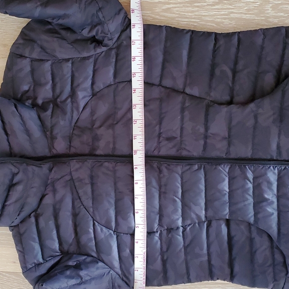 NWOT Lululemon Pack It Down Jacket in Cncognito Camo Multi Grey - Picture 10 of 11
